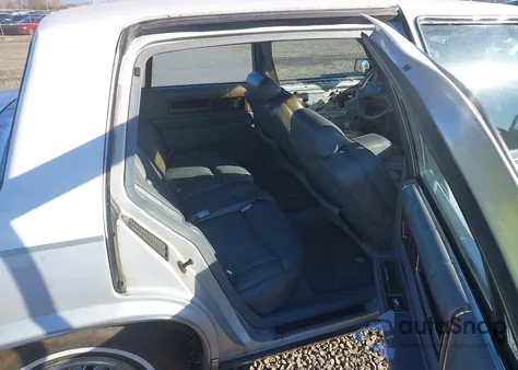 1986 Cadillac Deville Fleetwood из США, поврежденный, VIN 1G6CD6981G4255291